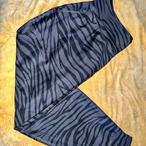 grey and black zebra print old navy jogger / size xxl
